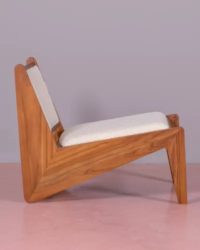 Fauteuil en bois de teck et recouvert de tissu bouclé | Livraison gratuite