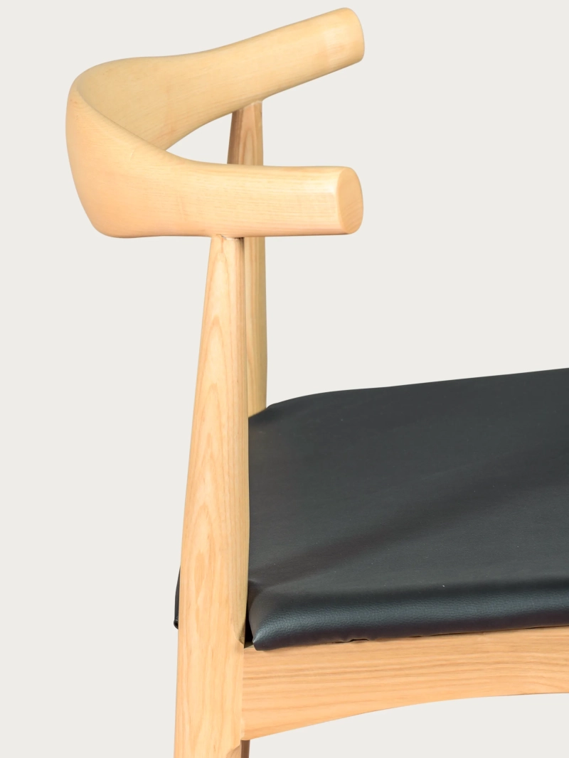 Chaise de salle à manger en frêne et coussin en simili-cuir - Elbow NEST DREAM - 1