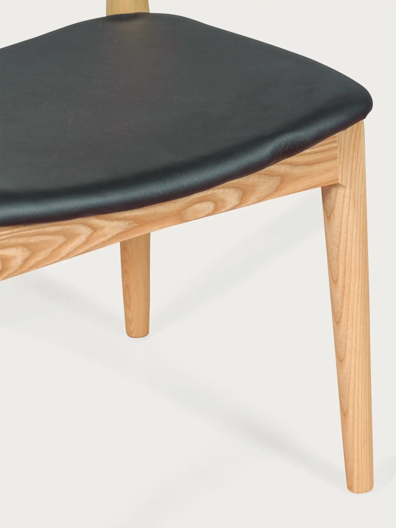 Eetkamerstoel in essenhout en met kunstlederen kussen - Eigenschap Elbow NEST DREAM - 1