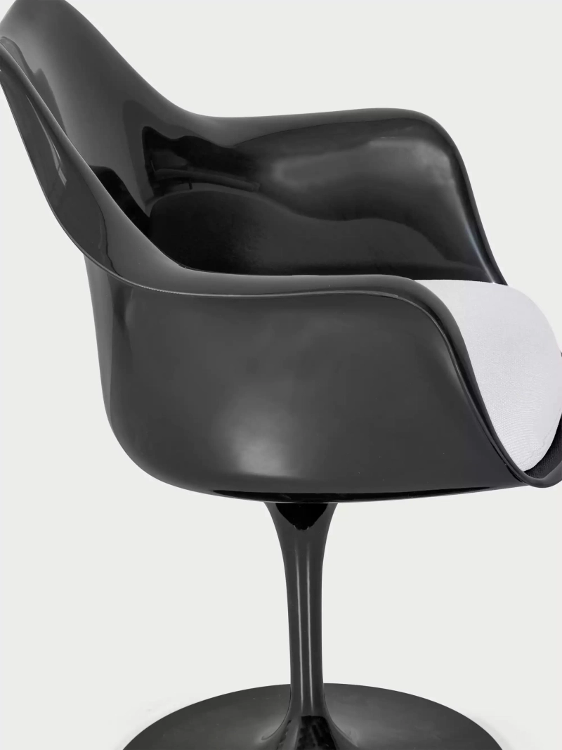 Poltrona girevole a 360° “ Tulip ” in ABS e alluminio | Lotus Arms