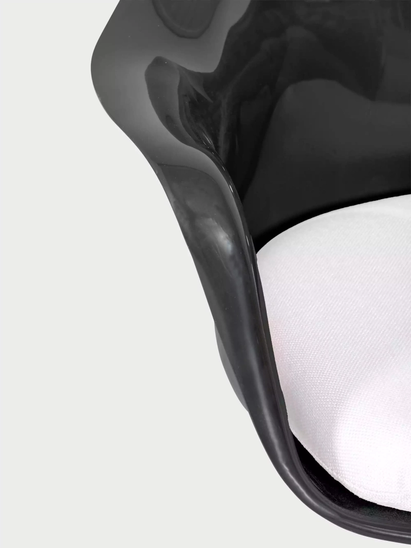 Poltrona girevole a 360° “ Tulip ” in ABS e alluminio | Lotus Arms