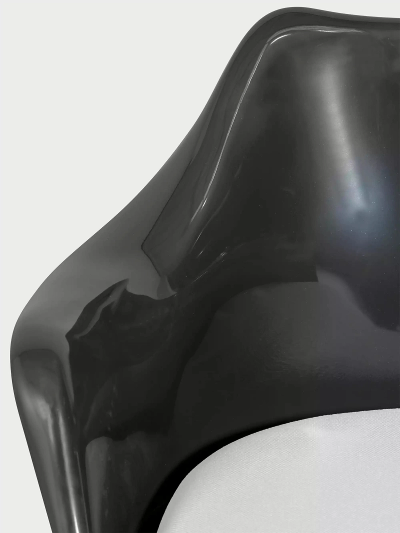 Poltrona girevole a 360° “ Tulip ” in ABS e alluminio | Lotus Arms
