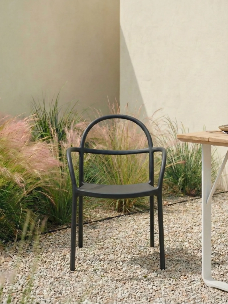 Indoor and outdoor stackable design chair - Masters NEST DREAM - 1