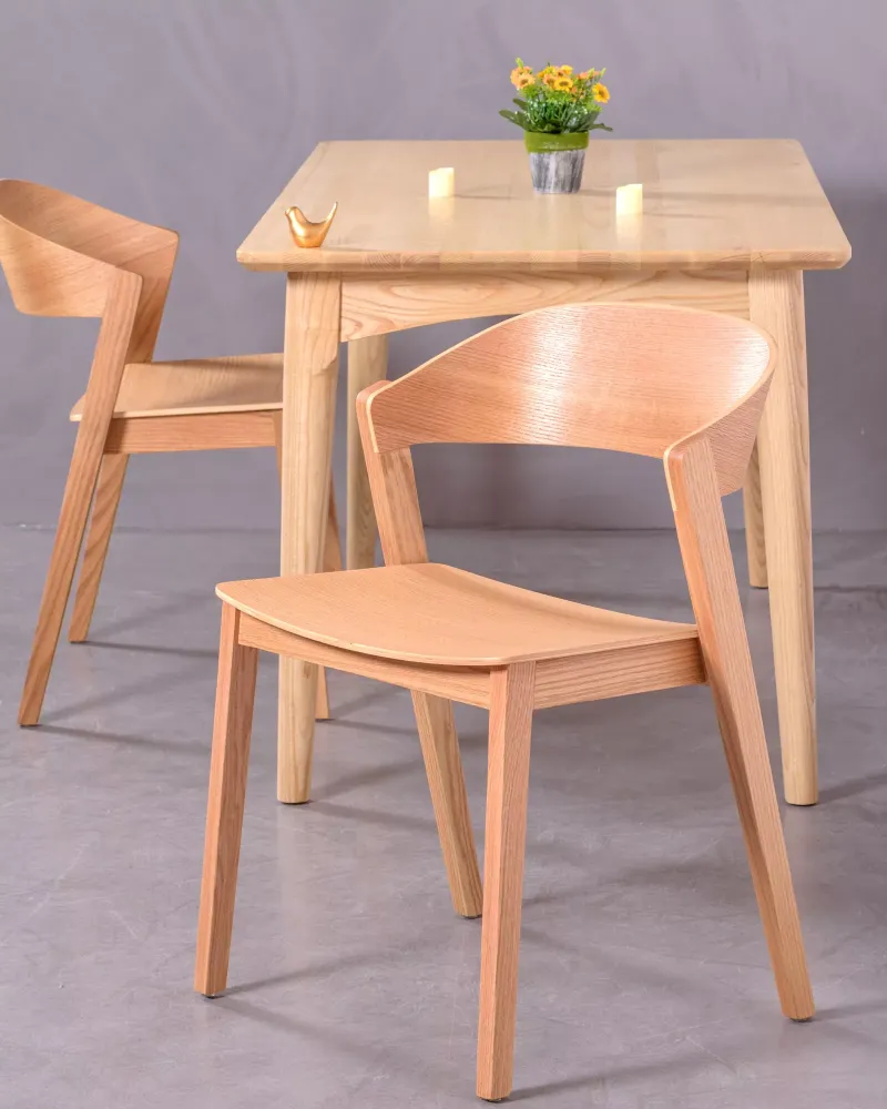 Silla Nórdica minimalista en madera de roble - Nest Dream