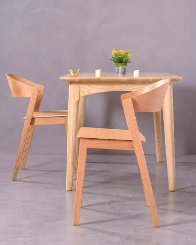 Silla Nórdica minimalista en madera de roble - Nest Dream