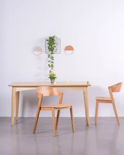 Silla Nórdica minimalista en madera de roble - Nest Dream