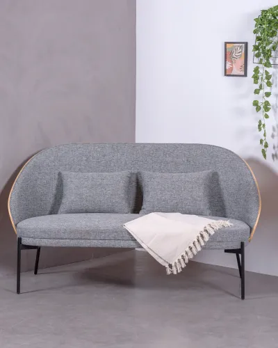 Sofa Nordic Earth z drewna orzechowego i bawełnianej tapicerki - Nest Dream