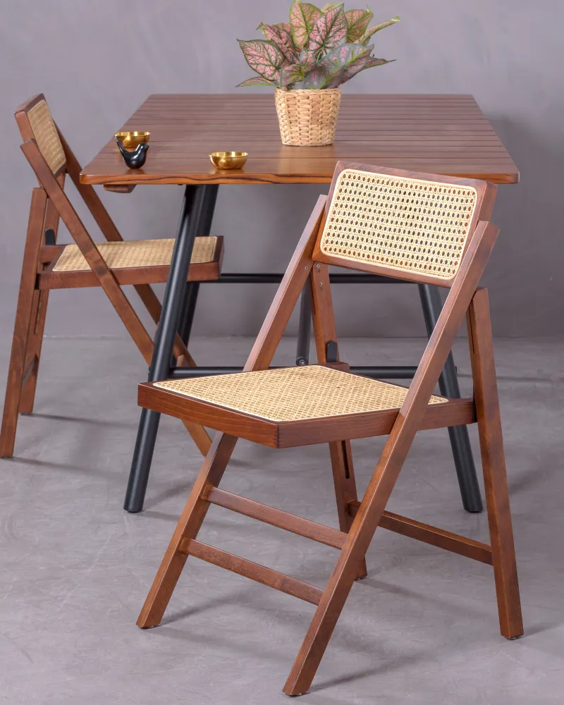 Silla plegable estilo retro en rattan natural y madera nogal | Nest Dream