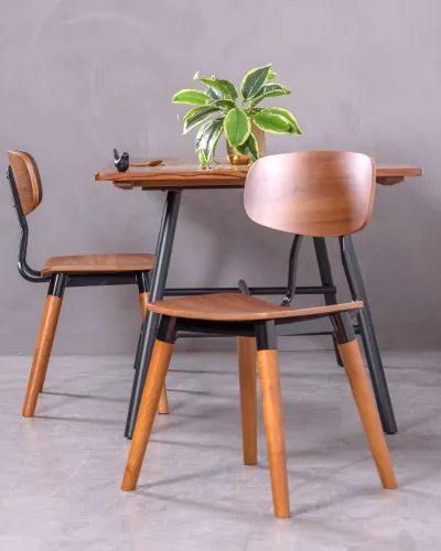 Industrial chair in walnut wood | Retro furniture - Nest Dream