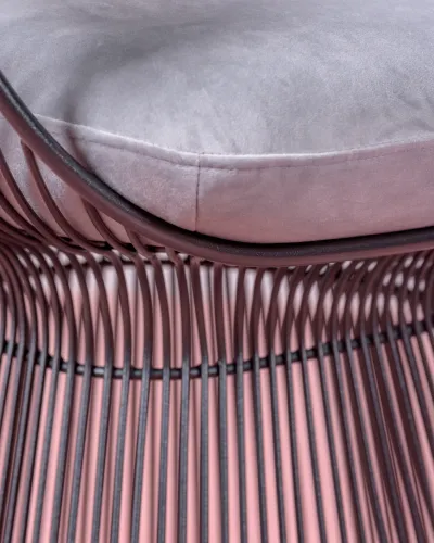 Designer armchair upholstered in velvet and steel structure | Nest Dream