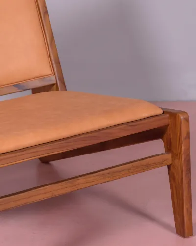 Fauteuil lounge rembourré en bois de teck et cuir italien | Livraison gratuite