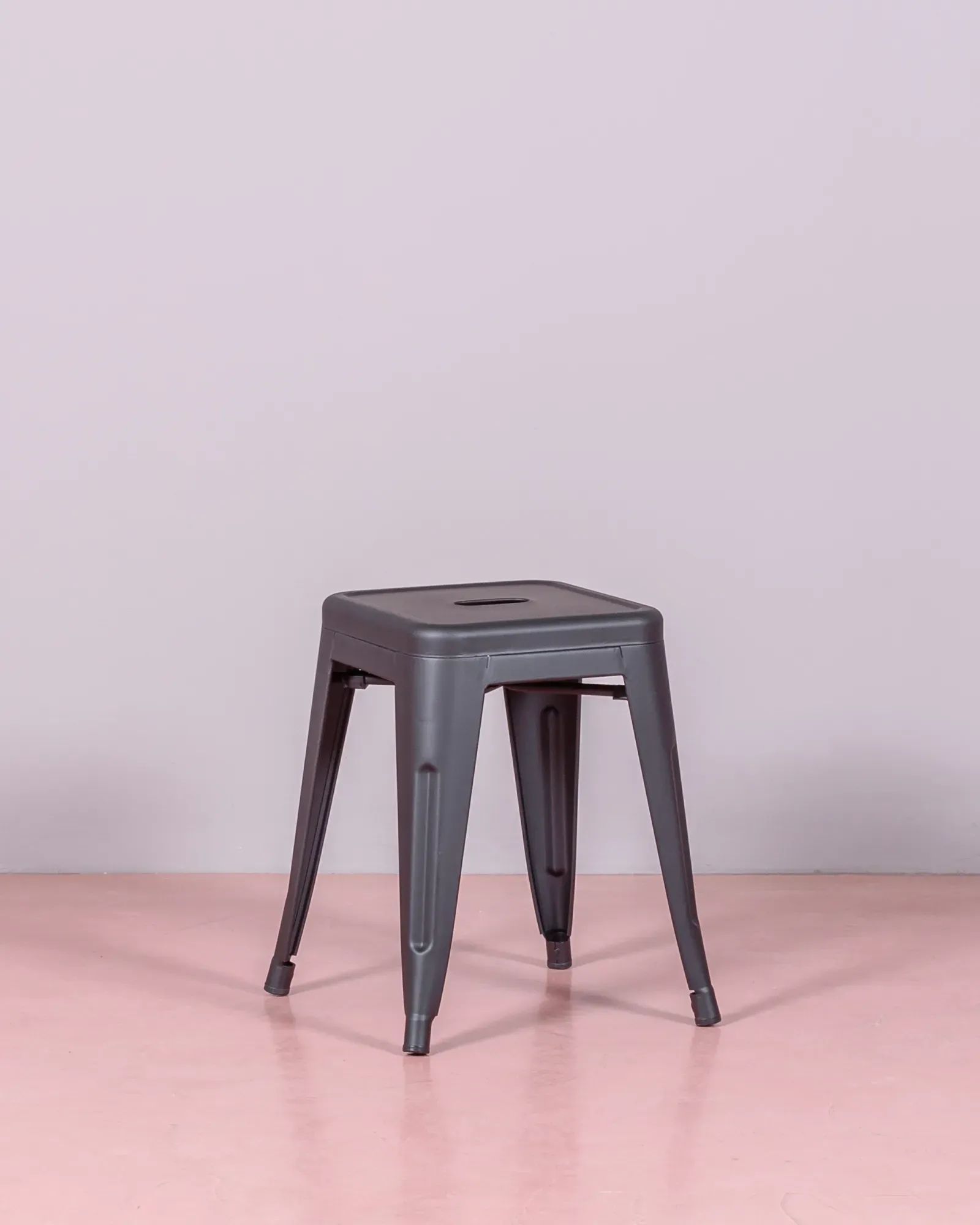 Tabouret bas industriel en acier métallisé et hauteur 45cm | Nest Dream