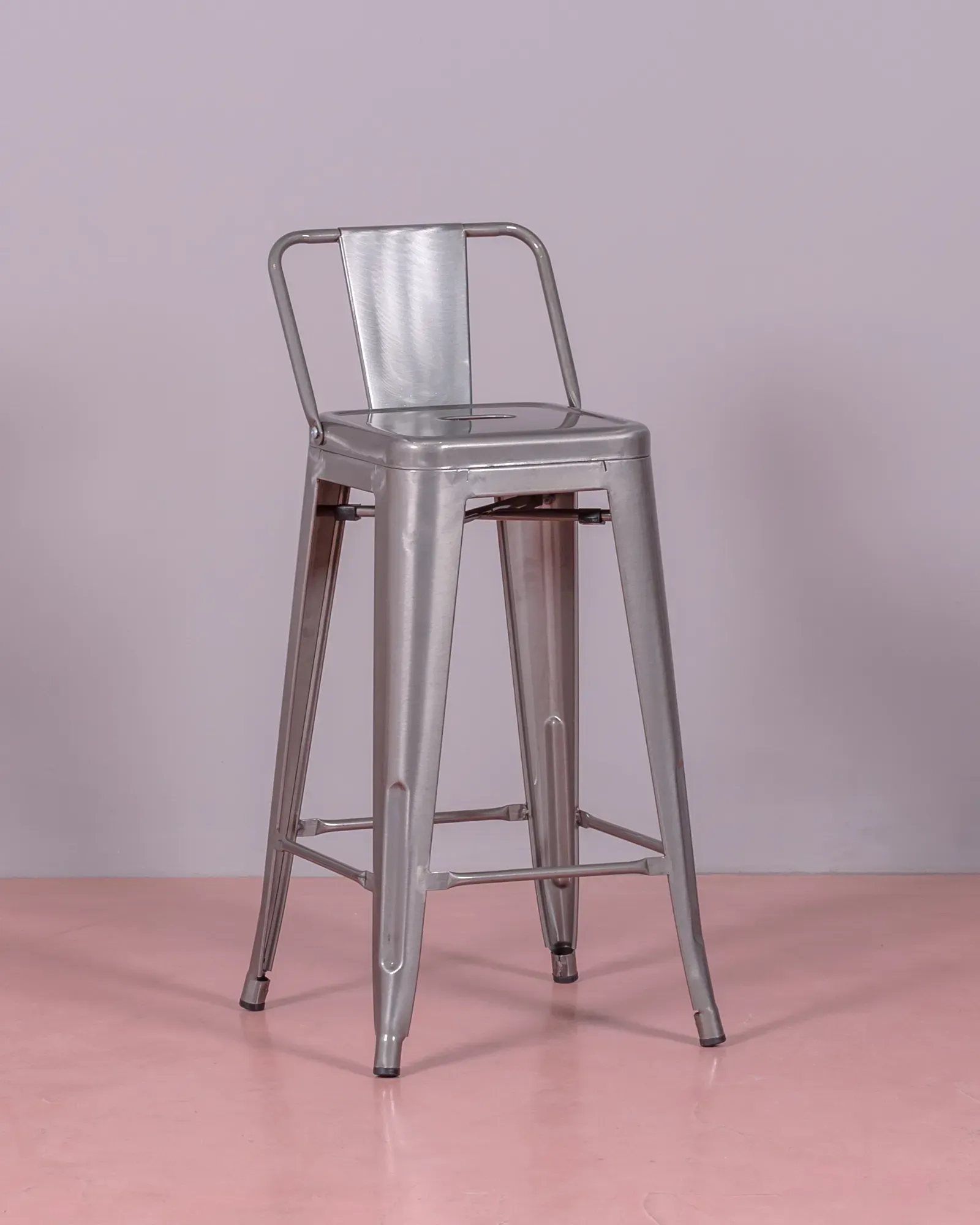 Industrial metal stool with low backrest (76cm) | Nest Dream Store