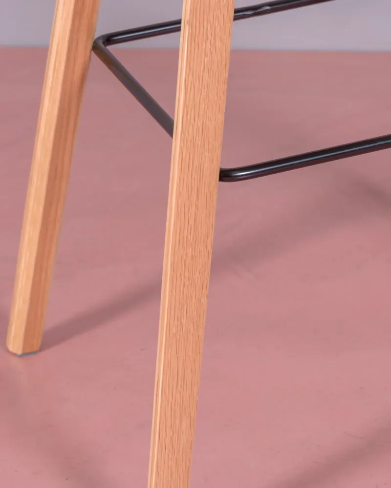 Tabouret Daxer au design nordique avec pieds en hêtre | Nest Dream