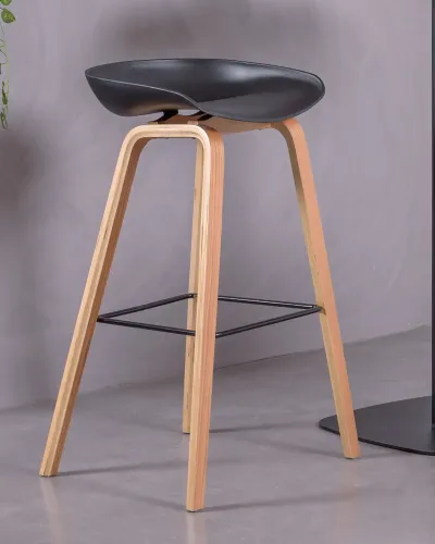 Nordic design Daxer stool with beech legs | Nest Dream