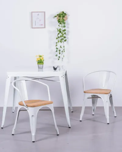 Silla Bistro industrial con Brazos y asiento de madera | Nest Dream