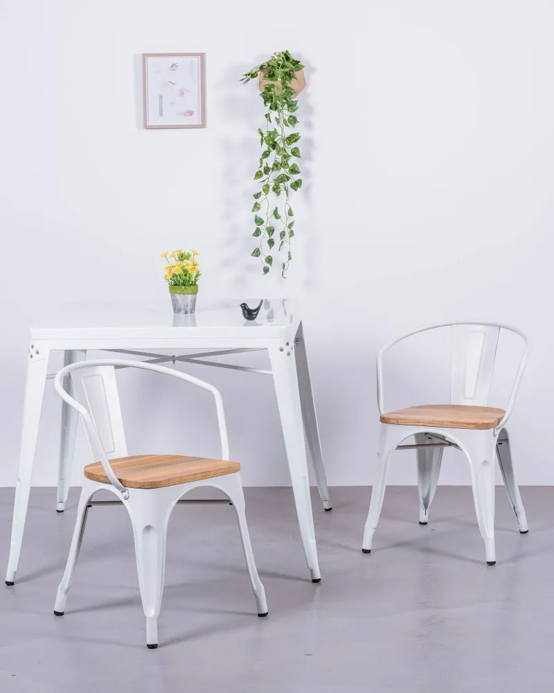 Silla Bistro industrial con Brazos y asiento de madera | Nest Dream