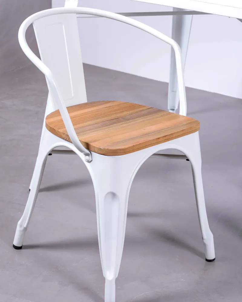 Silla Bistro industrial con Brazos y asiento de madera | Nest Dream